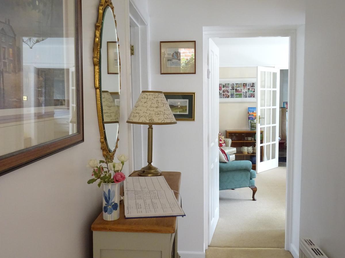 Honey Lodge Broadstone Экстерьер фото